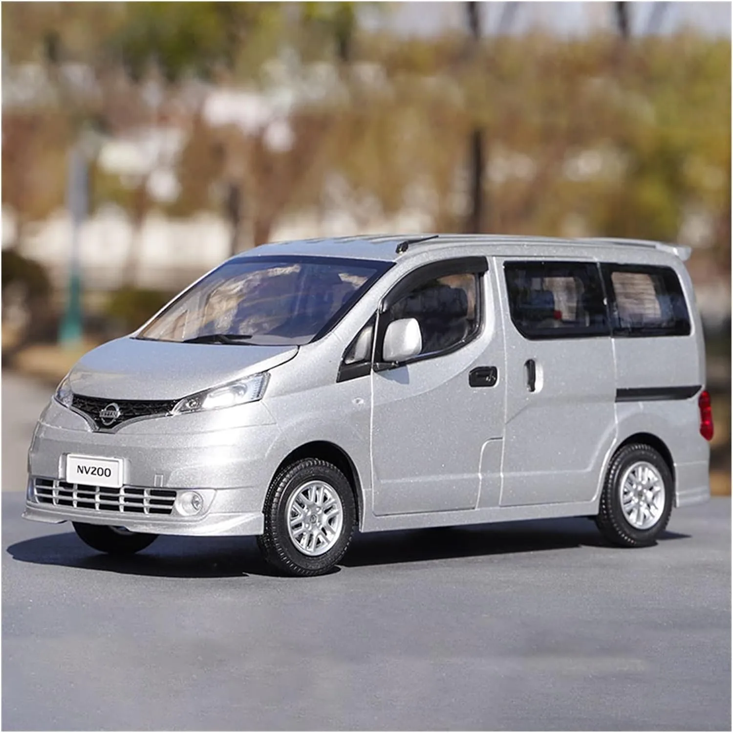 Gift Decoration Display Festive Deluxe Gift (Size : Silver) Resin Car memorandum plastic seagoing minute unravel Vehicle Model Fit for Nissan NV200 1 18 Alloy Business Car Model Boy 