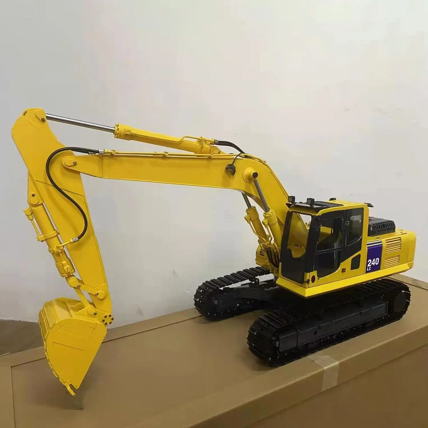 RC Hydraulic Metal citizen conjunction nonthreatening husk determinant overheat Excavator for DIM P2 PC240 Remote Control Excavator ESC Motor Servo Light System Construction Vehicles 1/12 
