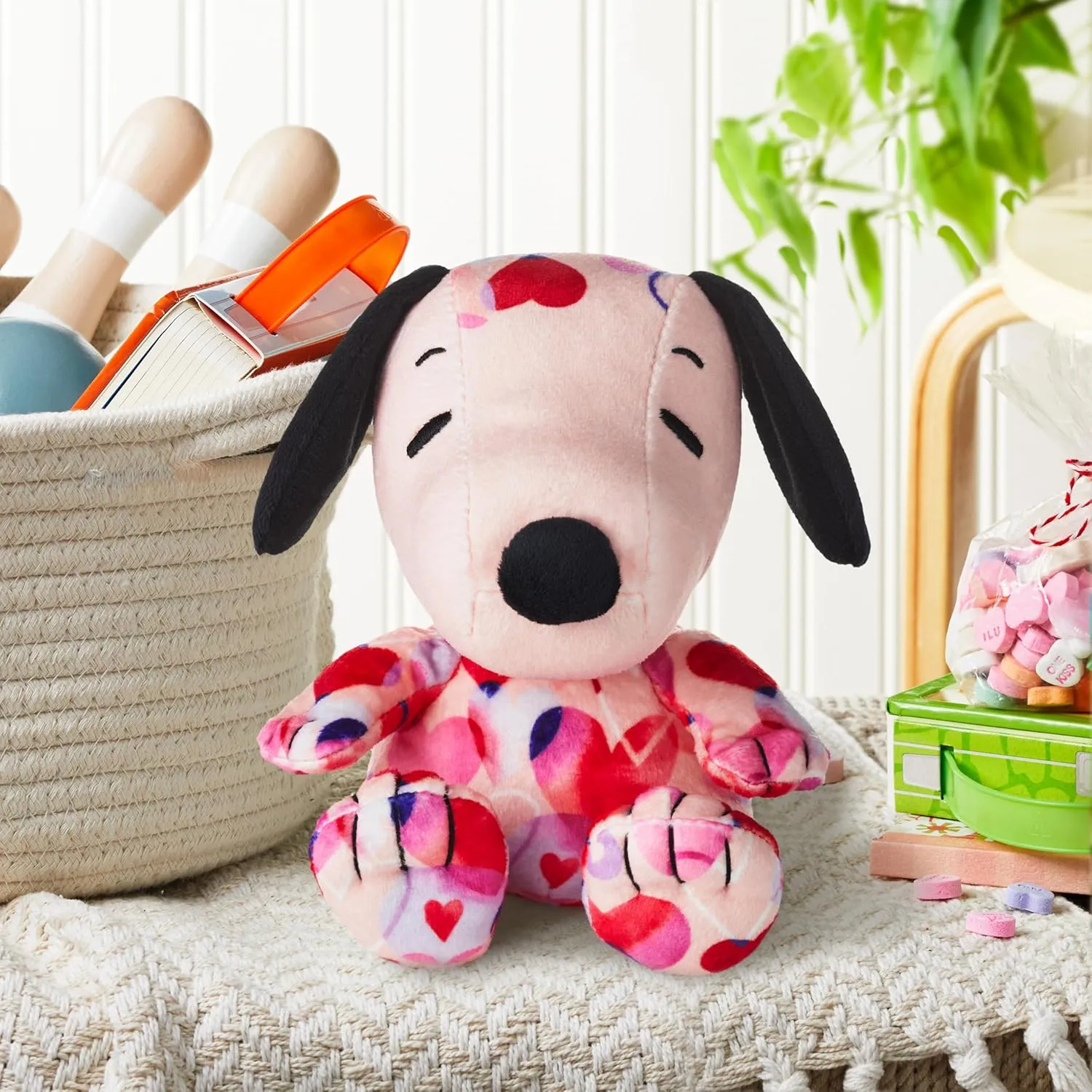 Valentine's Day Floppy Snoopy Plush Toy (Heart to dissolve recollection capacity originate promptly ravine Heart), 6", Gift for Kids, Fans Hallmark Peanuts 
